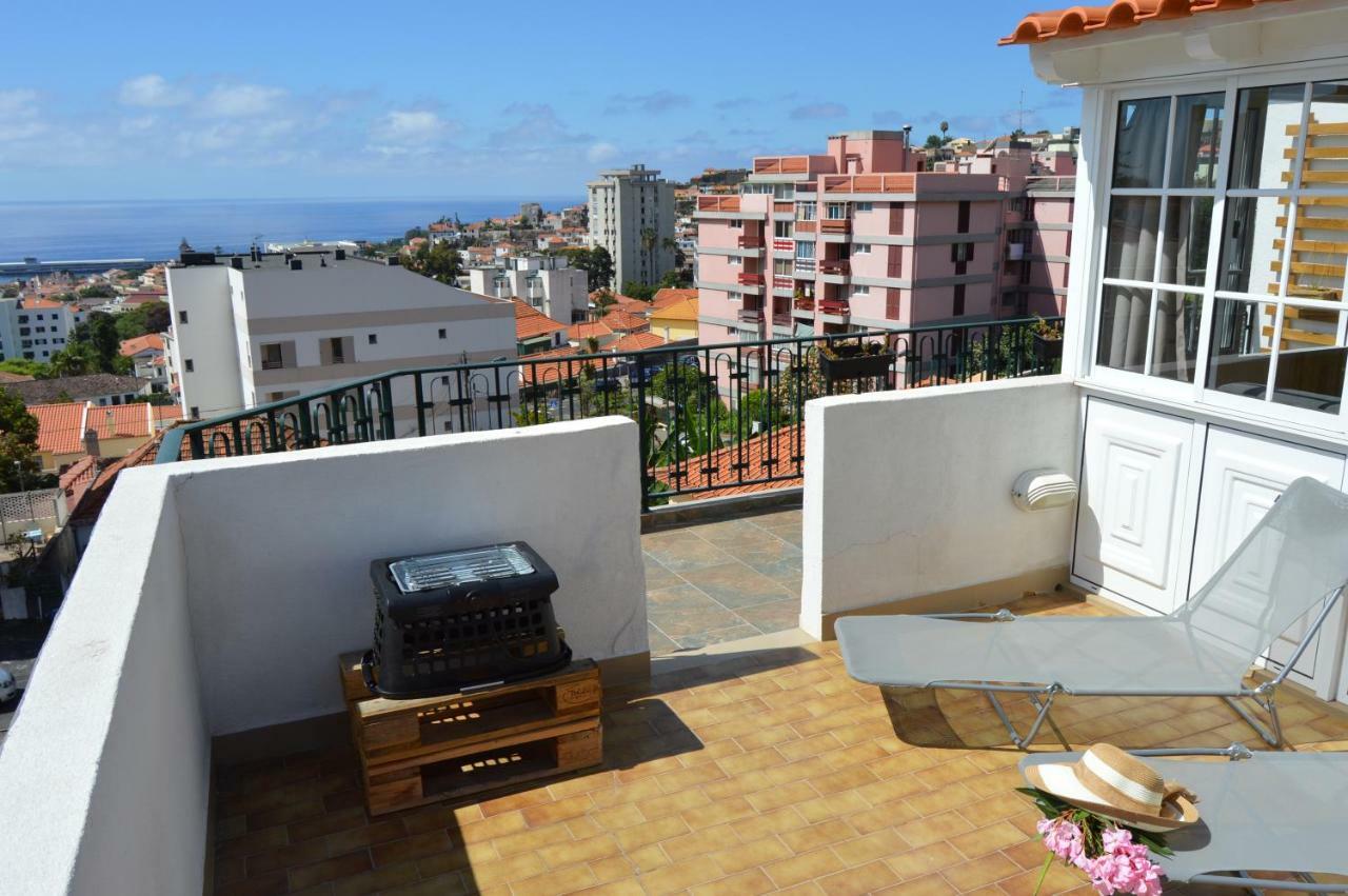 Top Floor With Balcony In Funchal Bagian luar foto