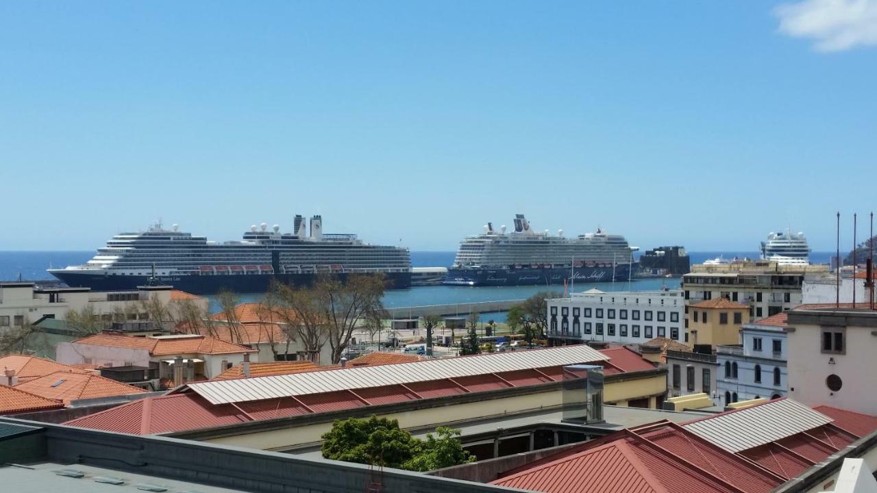 Top Floor With Balcony In Funchal Bagian luar foto